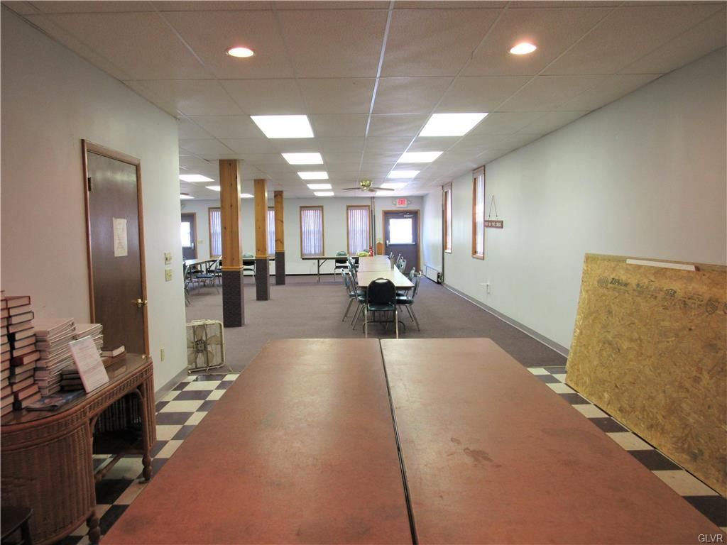 206 W 3rd St, Mount Carmel, PA 17851